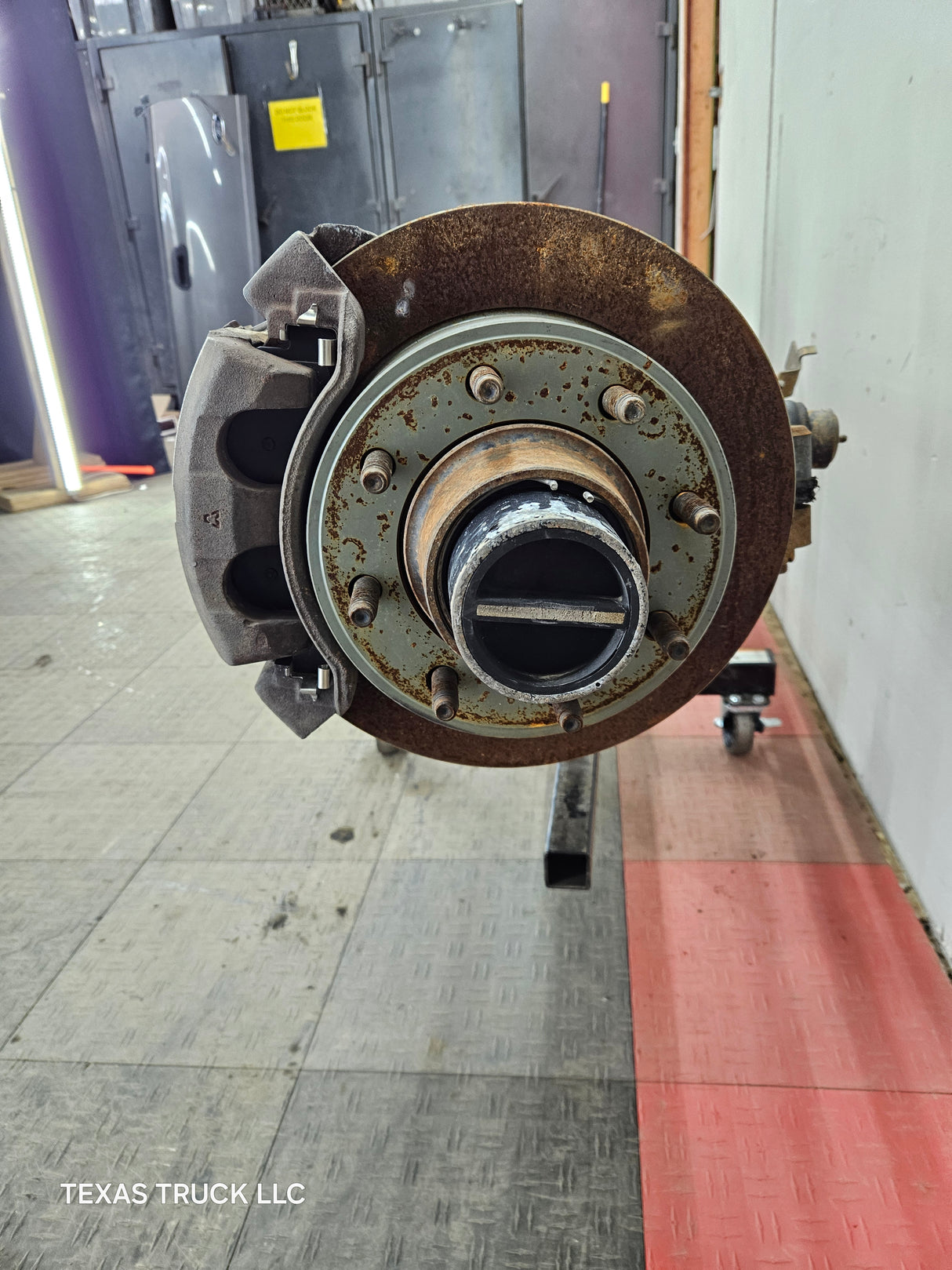 1999-2004 Ford Super Duty F250 F350 SRW Front Axle 3.73 Gear Ratio