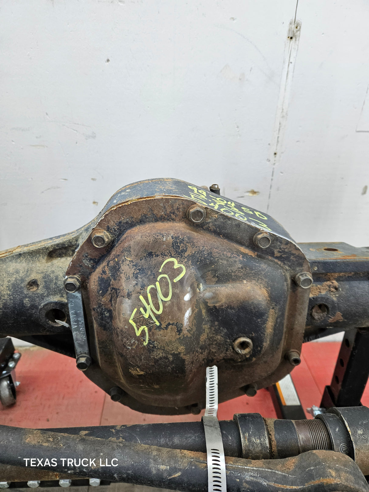 1999-2004 Ford Super Duty F250 F350 SRW Front Axle 3.73 Gear Ratio