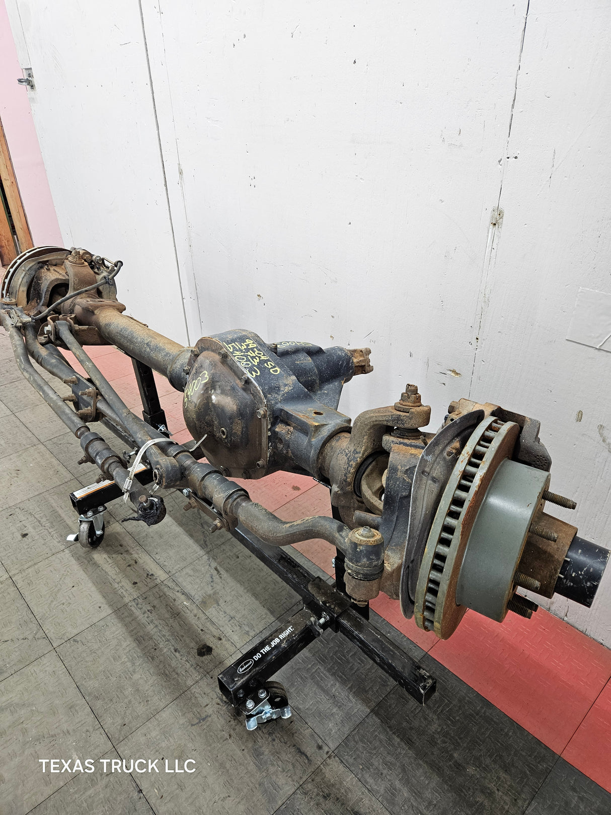 1999-2004 Ford Super Duty F250 F350 SRW Front Axle 3.73 Gear Ratio