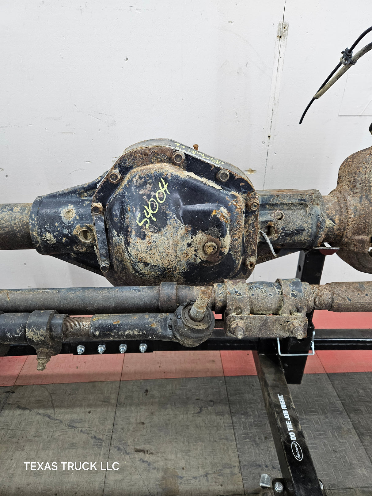 1999-2004 Ford Super Duty F250 F350 SRW Front Axle 3.73 Gear Ratio