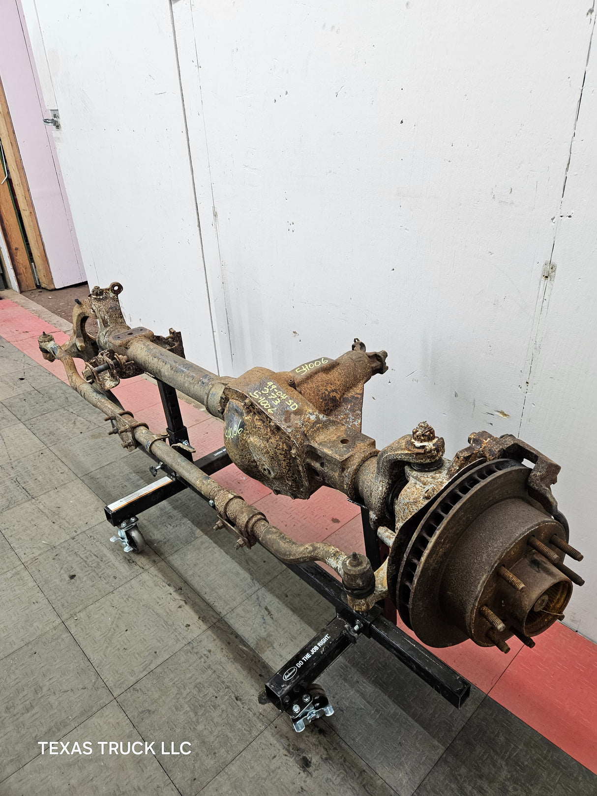 1999-2004 Ford Super Duty F250 F350 SRW Front Axle 3.73 Gear Ratio