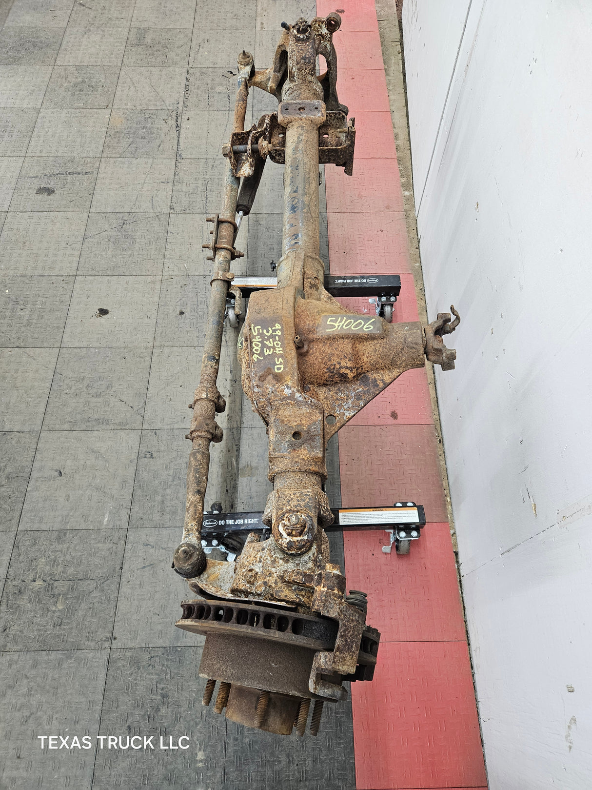 1999-2004 Ford Super Duty F250 F350 SRW Front Axle 3.73 Gear Ratio
