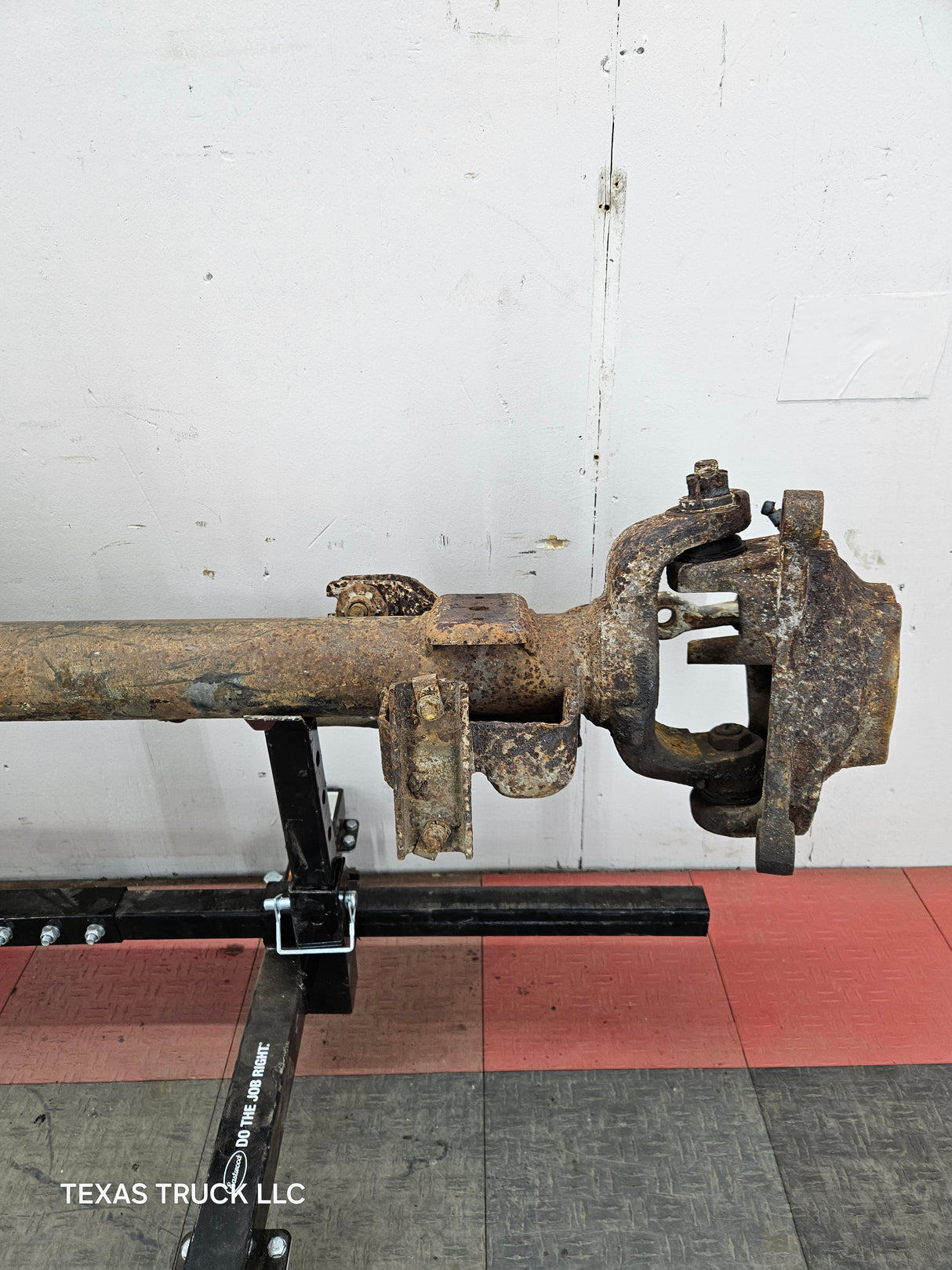 1999-2004 Ford Super Duty F250 F350 SRW Front Axle 3.73 Gear Ratio