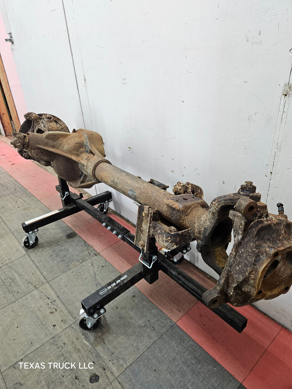 1999-2004 Ford Super Duty F250 F350 SRW Front Axle 3.73 Gear Ratio