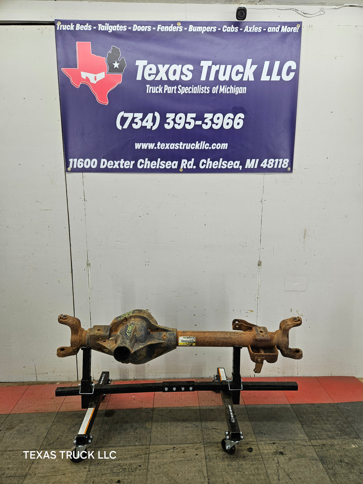 1999-2004 Ford Super Duty F250 F350 SRW Front Axle 3.73 Gear Ratio Axle Housing