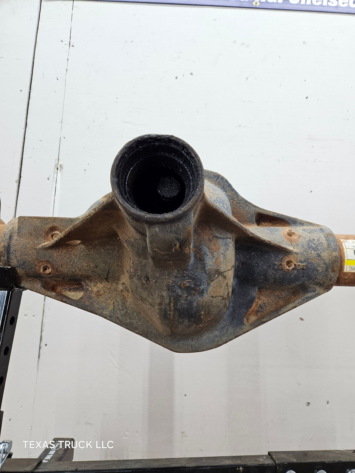 1999-2004 Ford Super Duty F250 F350 SRW Front Axle 3.73 Gear Ratio Axle Housing