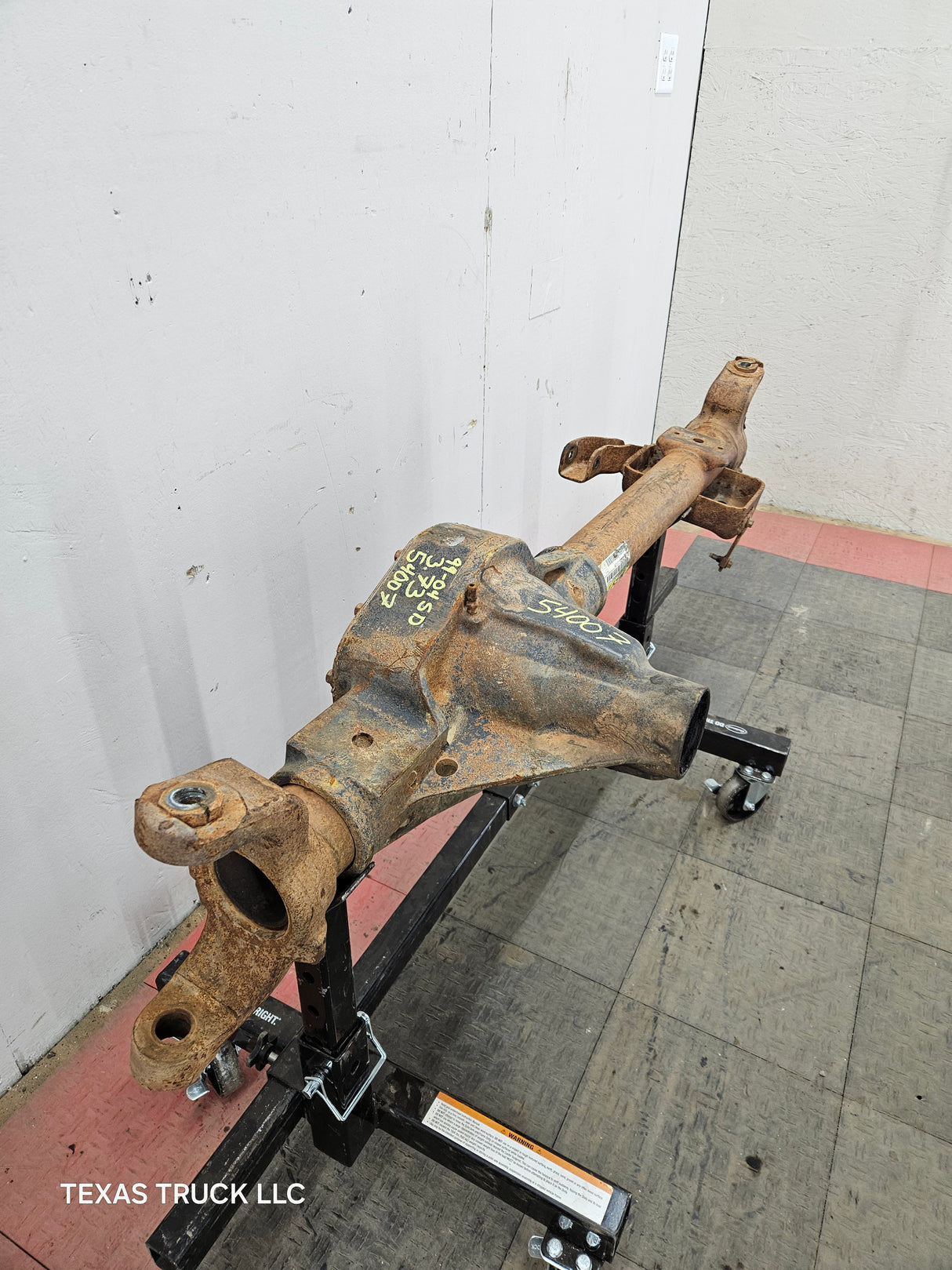 1999-2004 Ford Super Duty F250 F350 SRW Front Axle 3.73 Gear Ratio Axle Housing