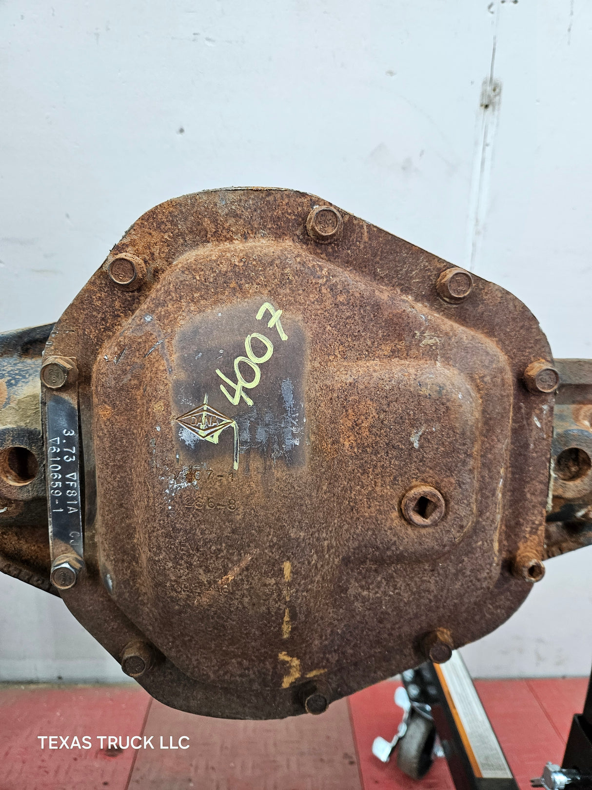 1999-2004 Ford Super Duty F250 F350 SRW Front Axle 3.73 Gear Ratio Axle Housing