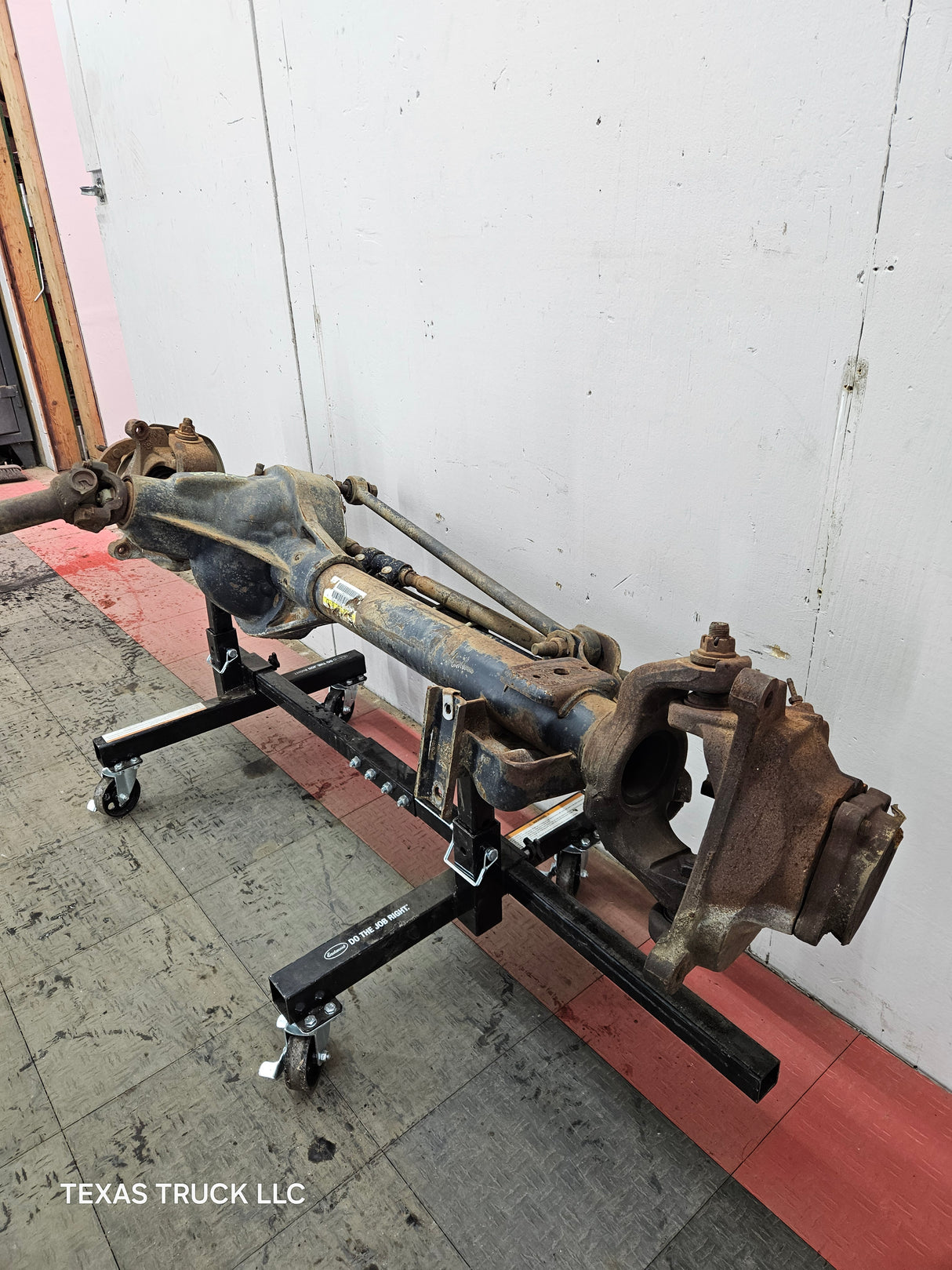 1999-2004 Ford Super Duty F250 F350 SRW Front Axle 3.73 Gear Ratio