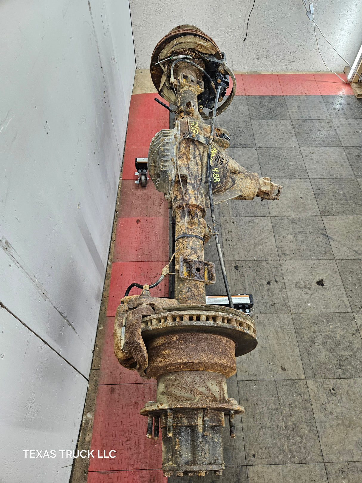 1999-2004 Ford F450 F550 Super Duty Rear Axle 4.88 Gear Ratio DRW 8 LUG