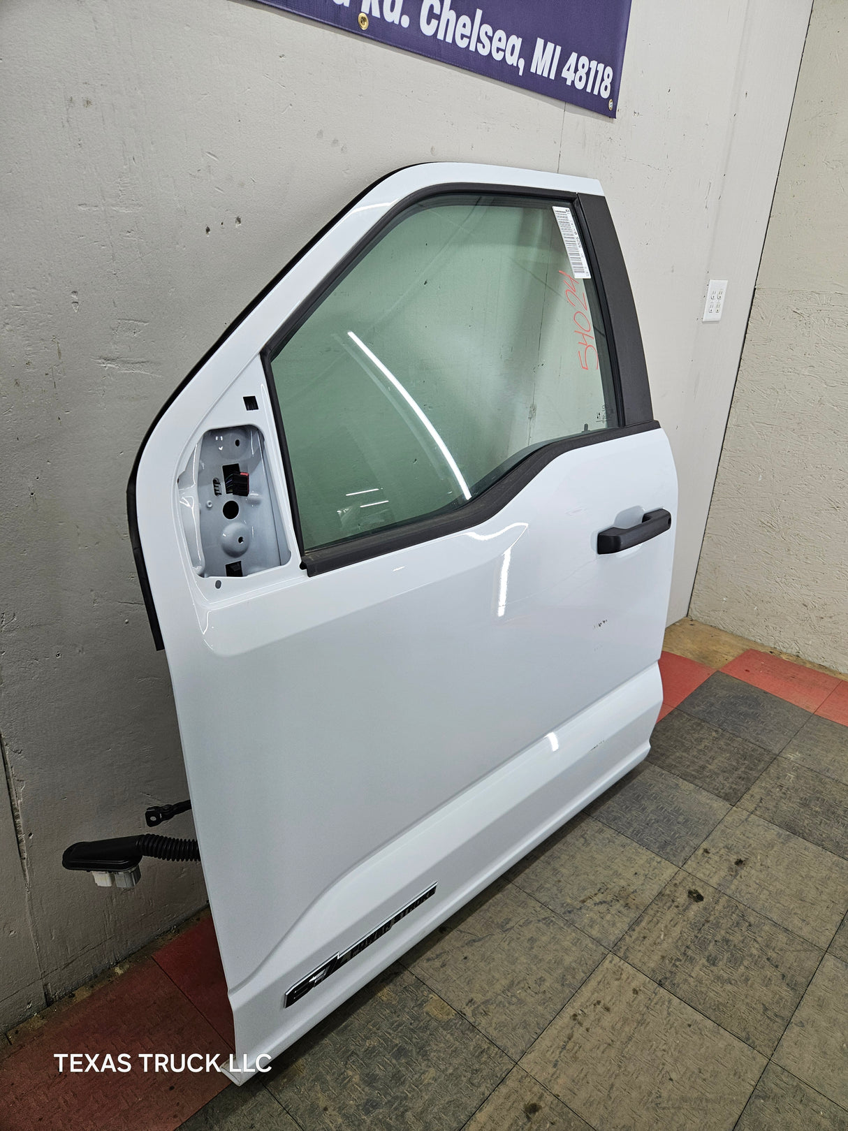 2021-2025 Ford F150 / Super Duty LH Driver Side Front Door F250 F350 F450 F550