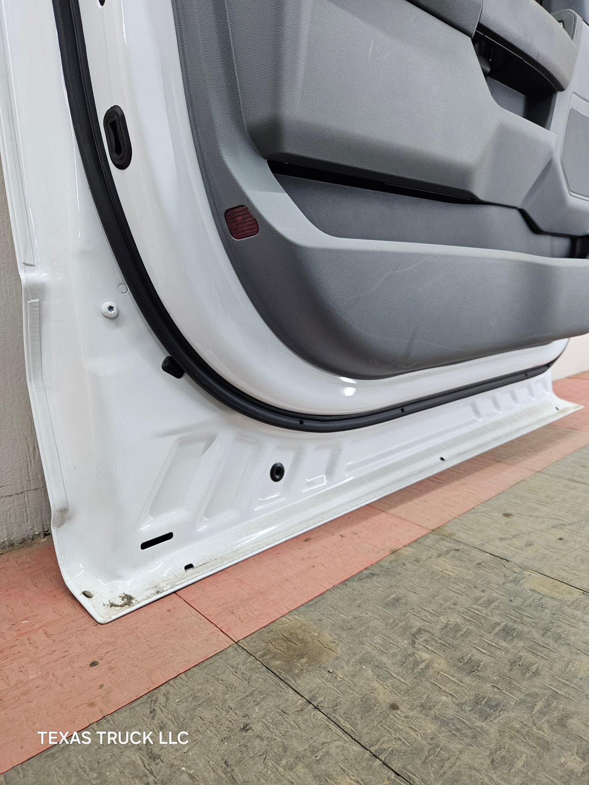 2021-2025 Ford F150 / Super Duty LH Driver Side Front Door F250 F350 F450 F550