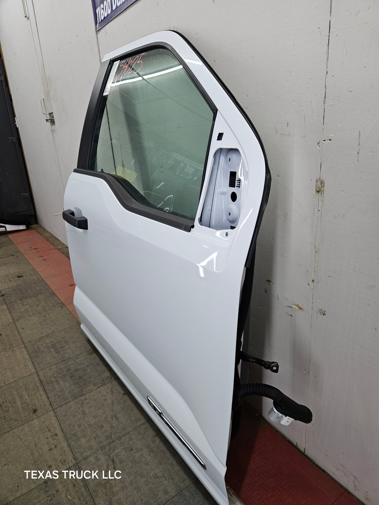 2021-2025 Ford F150 / Super Duty RH Passenger Side Front Door F250 F350 F450 F550