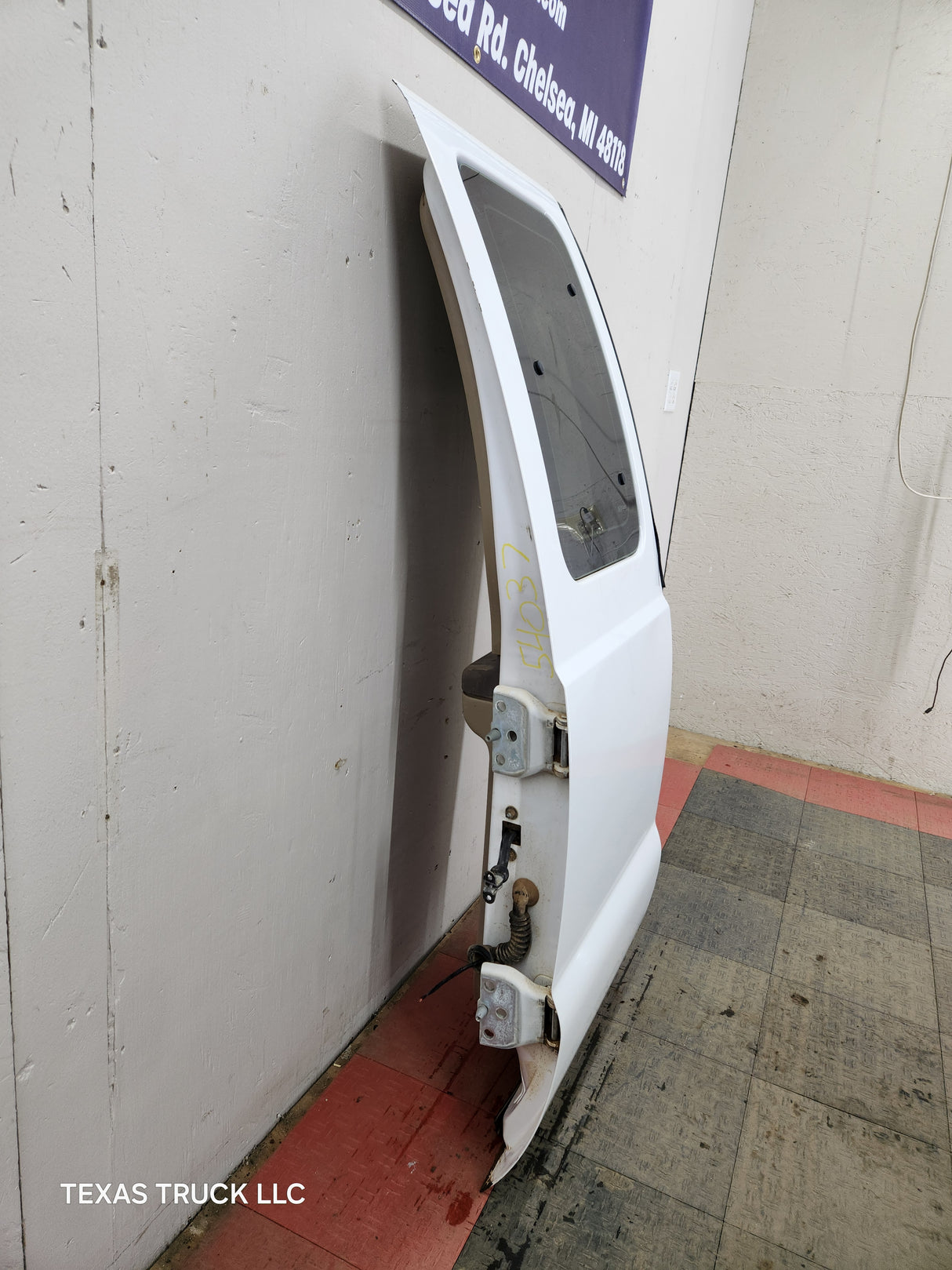 1999-2007 Ford Super Duty F250 F350 F450 F550 RH Extended Cab Passenger Rear Door