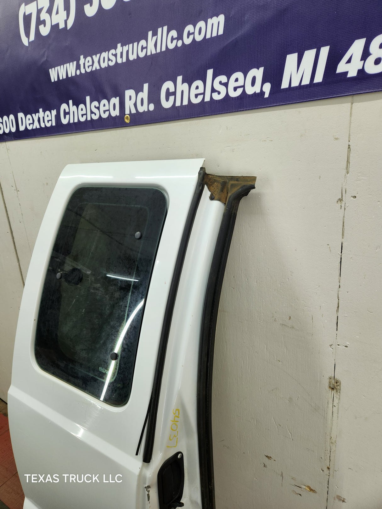 1999-2007 Ford Super Duty F250 F350 F450 F550 RH Extended Cab Passenger Rear Door