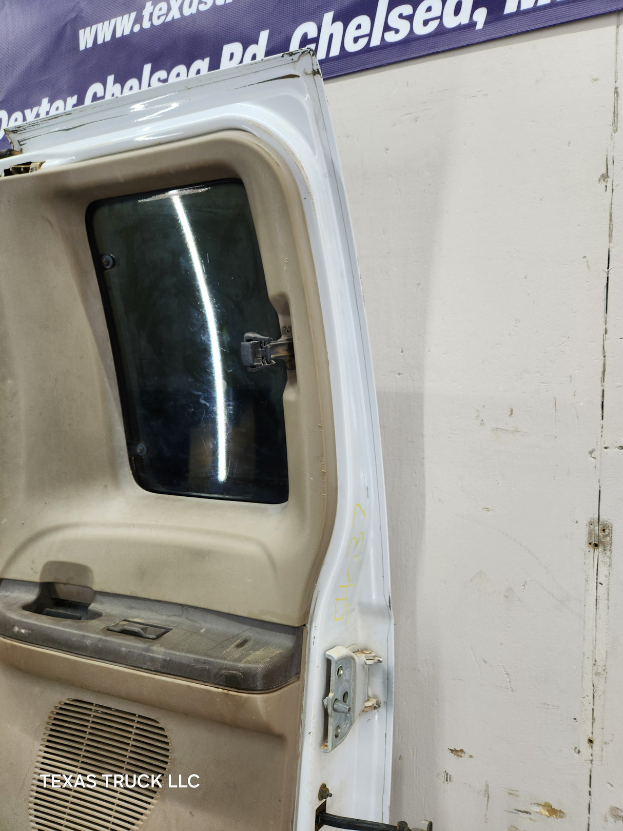 1999-2007 Ford Super Duty F250 F350 F450 F550 RH Extended Cab Passenger Rear Door