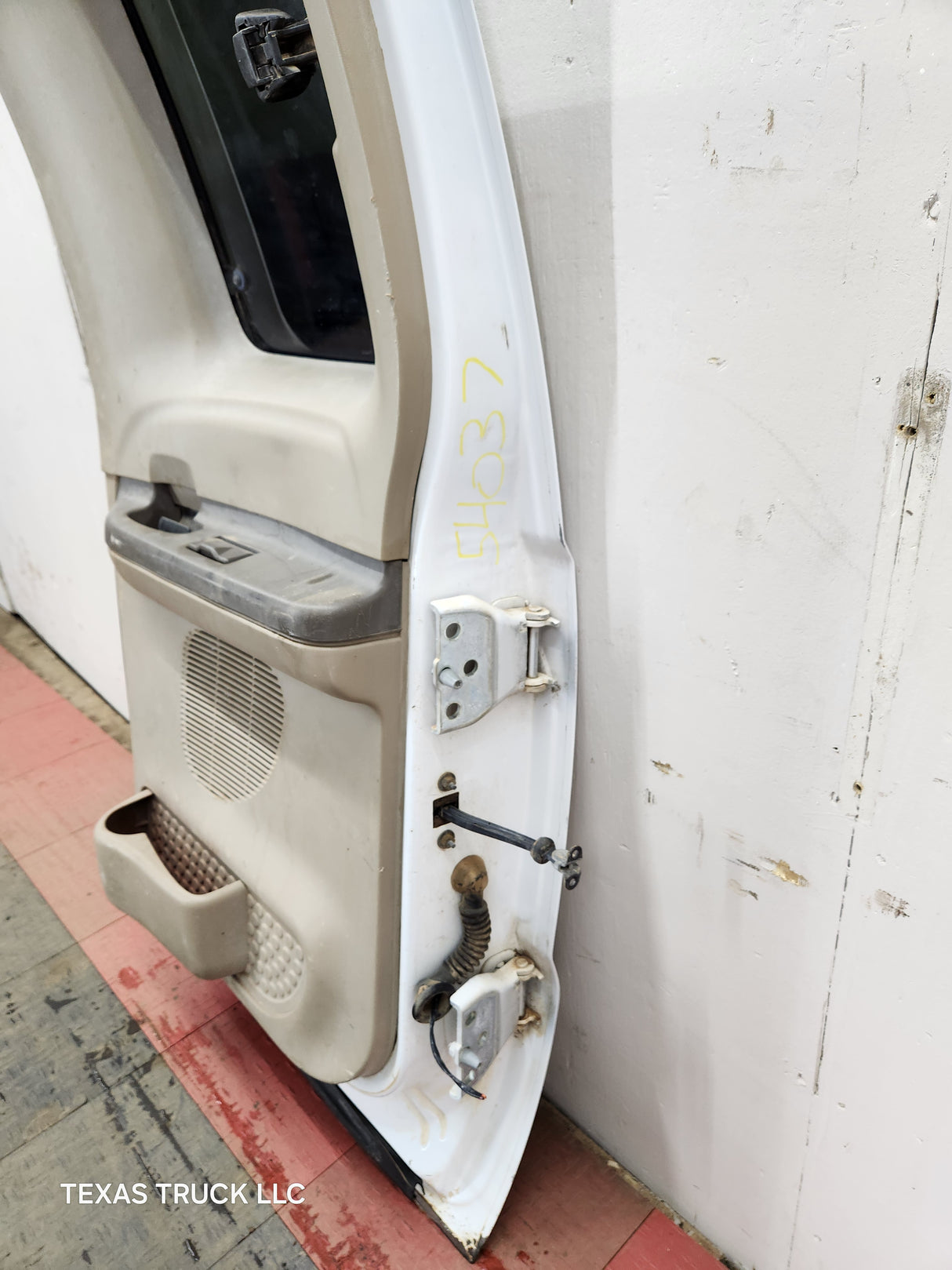 1999-2007 Ford Super Duty F250 F350 F450 F550 RH Extended Cab Passenger Rear Door