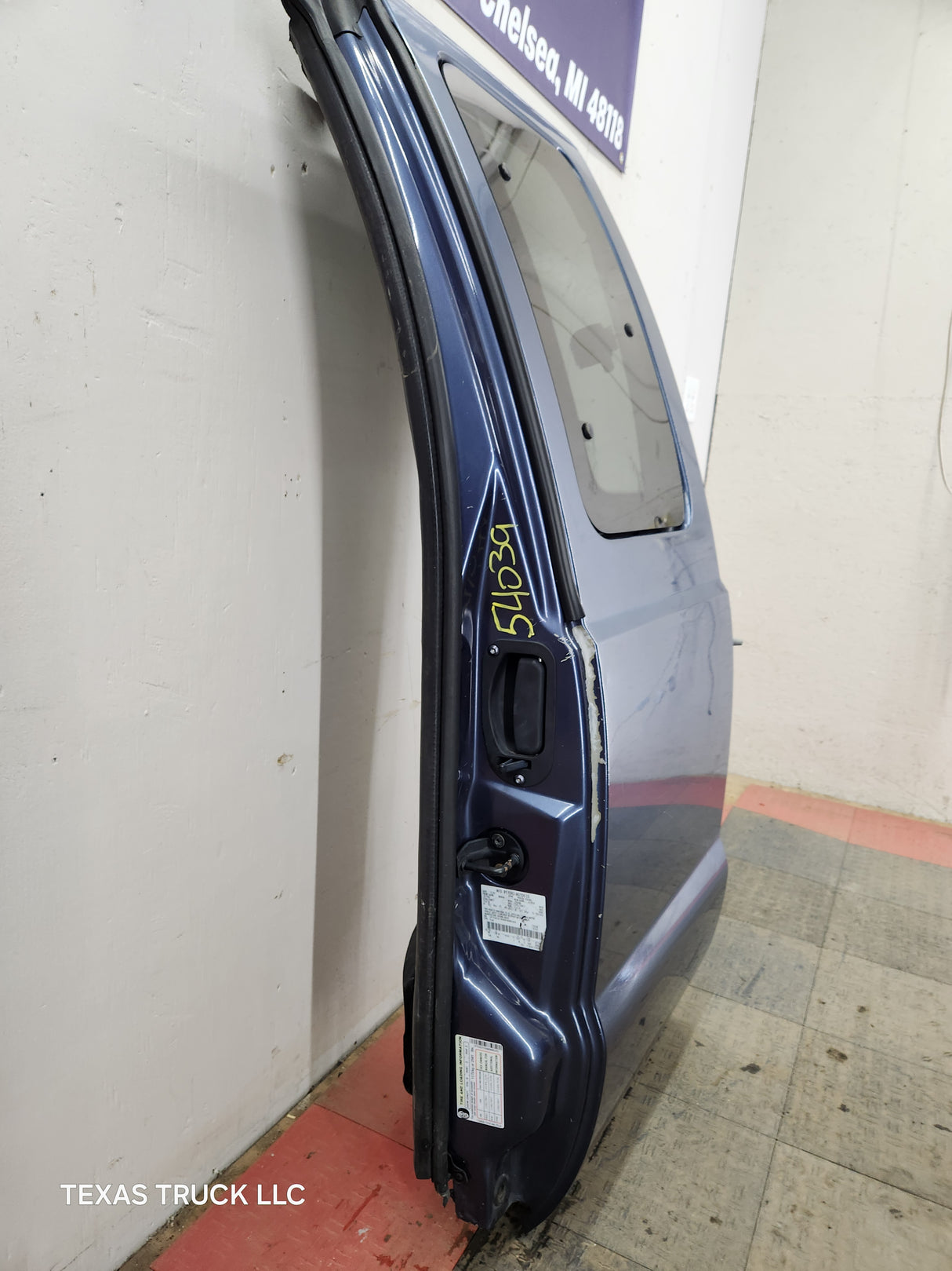 1999-2007 Ford Super Duty F250 F350 F450 F550 LH Extended Cab Driver Rear Door