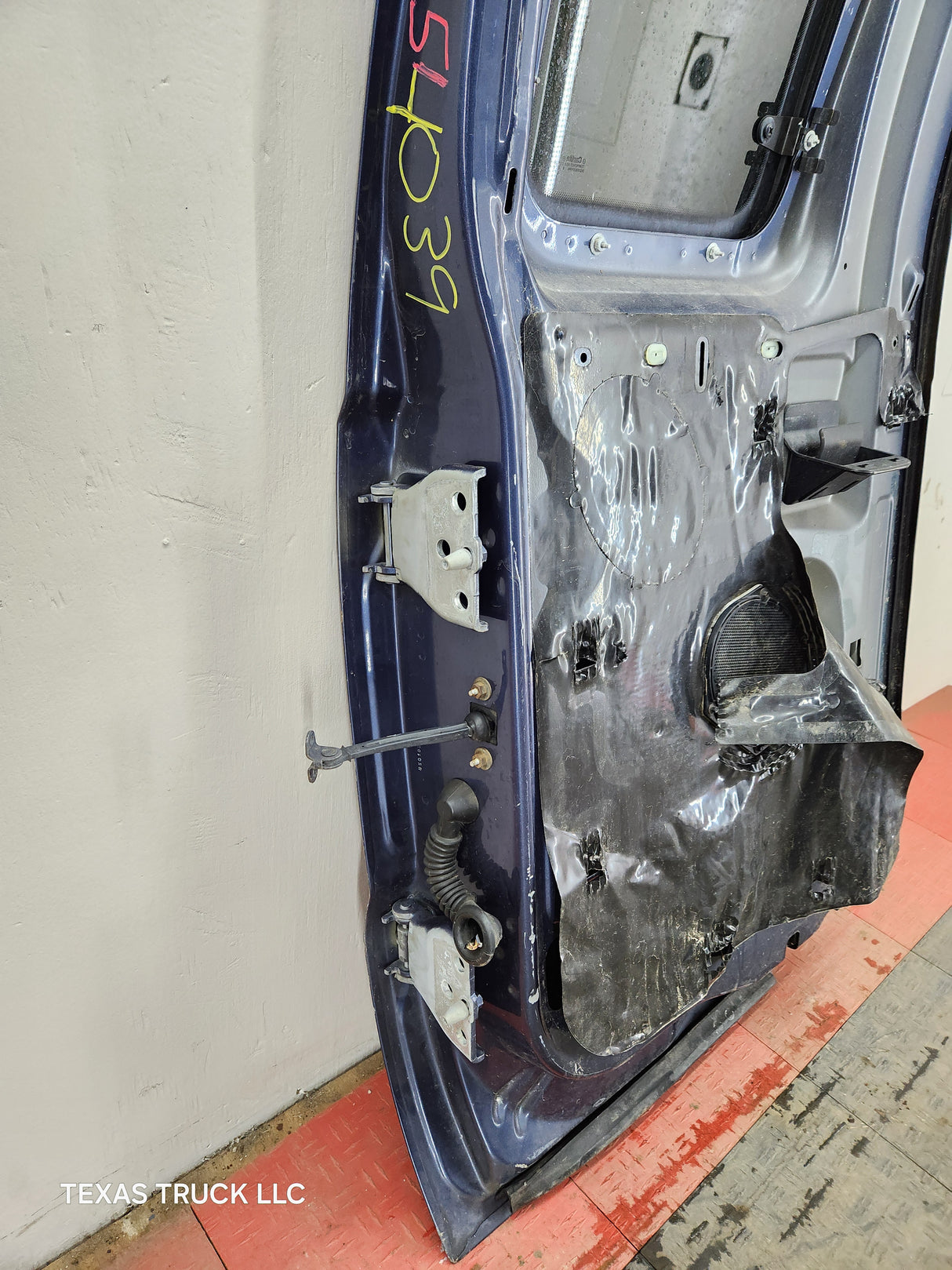 1999-2007 Ford Super Duty F250 F350 F450 F550 LH Extended Cab Driver Rear Door