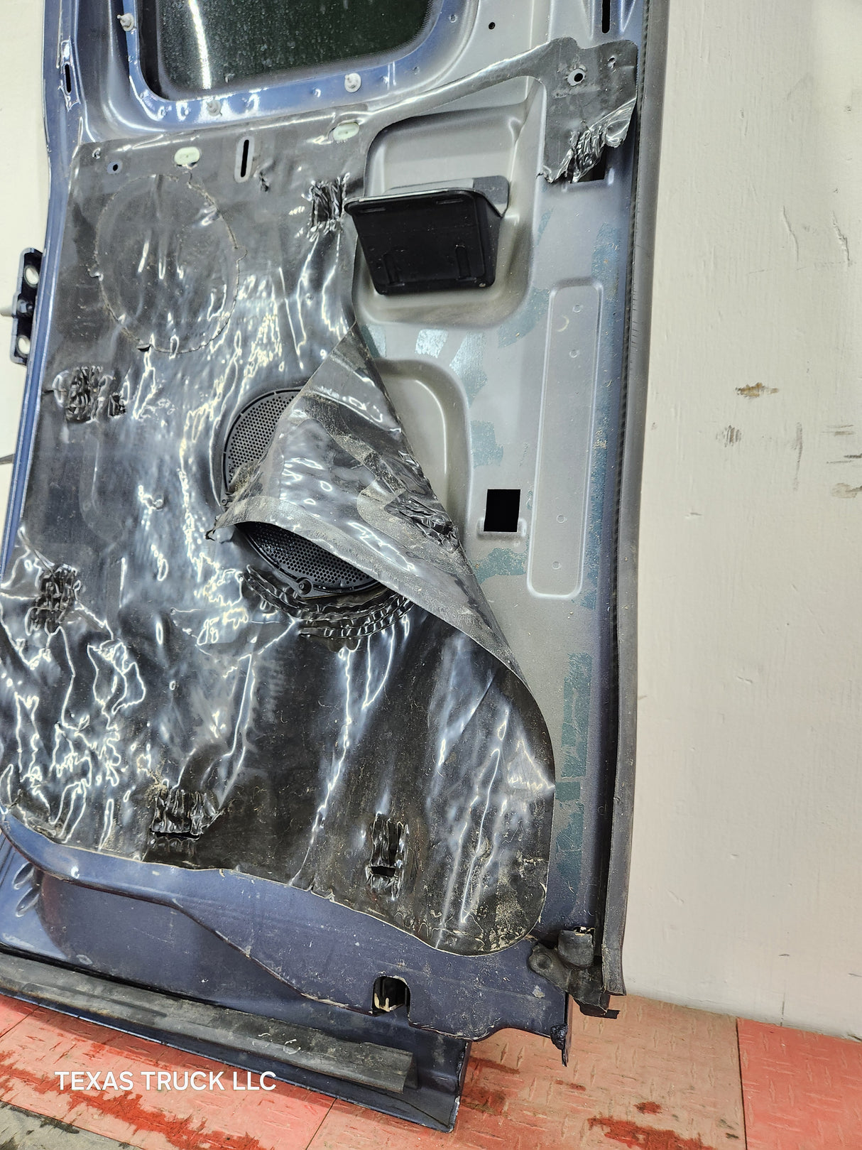 1999-2007 Ford Super Duty F250 F350 F450 F550 LH Extended Cab Driver Rear Door
