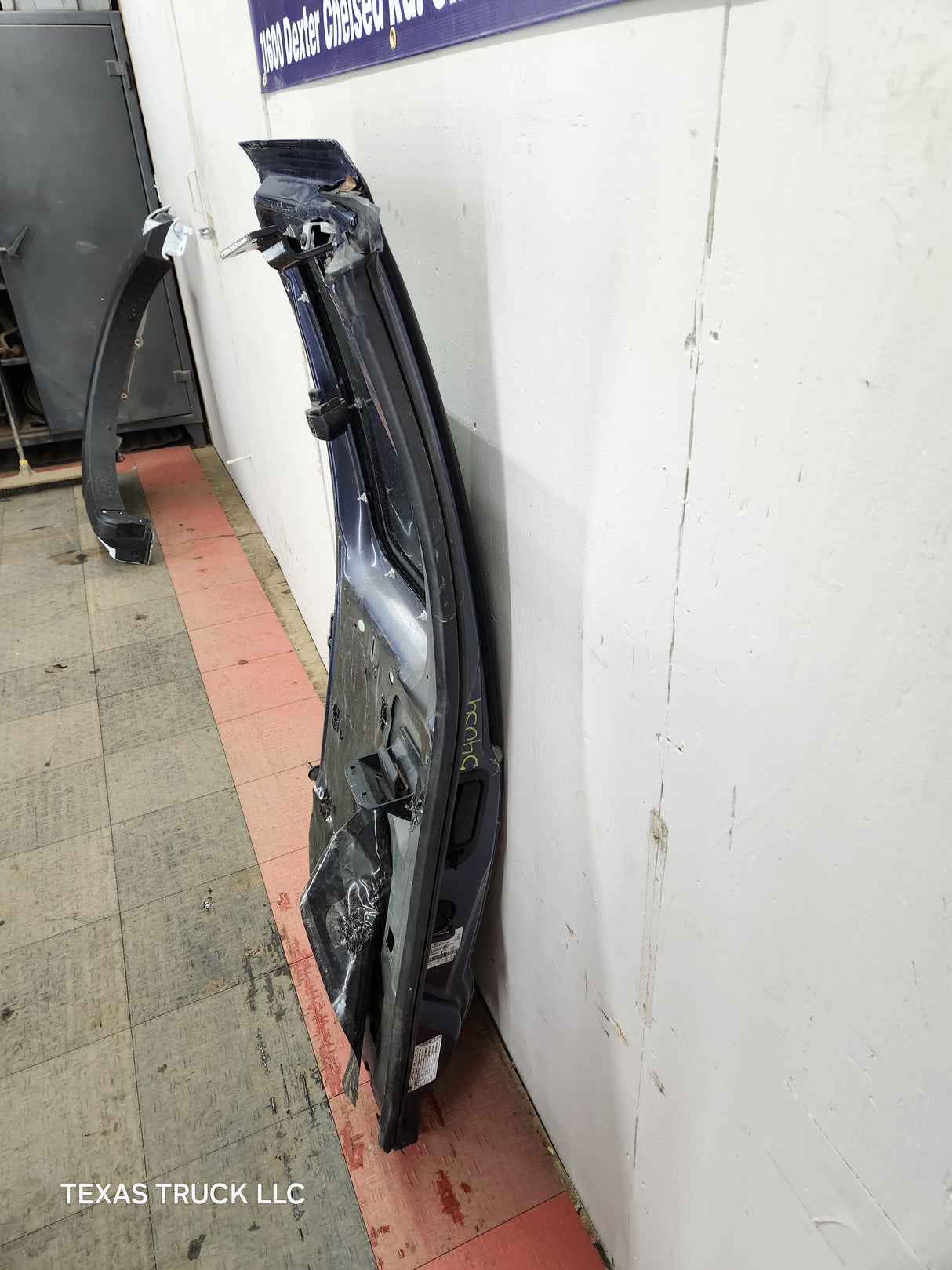 1999-2007 Ford Super Duty F250 F350 F450 F550 LH Extended Cab Driver Rear Door