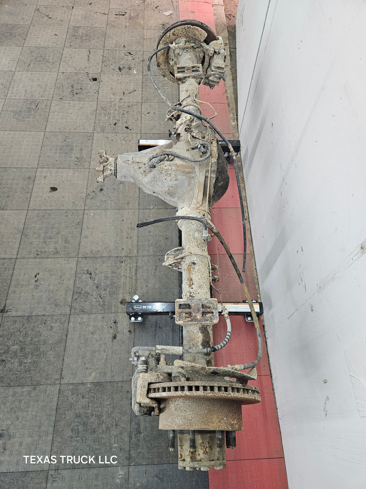 1999-2001 Ford Super Duty F250 F350 SRW Rear Axle 3.73 Ratio