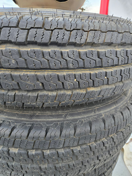 1999-2004 Ford Super Duty F350 Dually wheels and Tires 16" 8x170