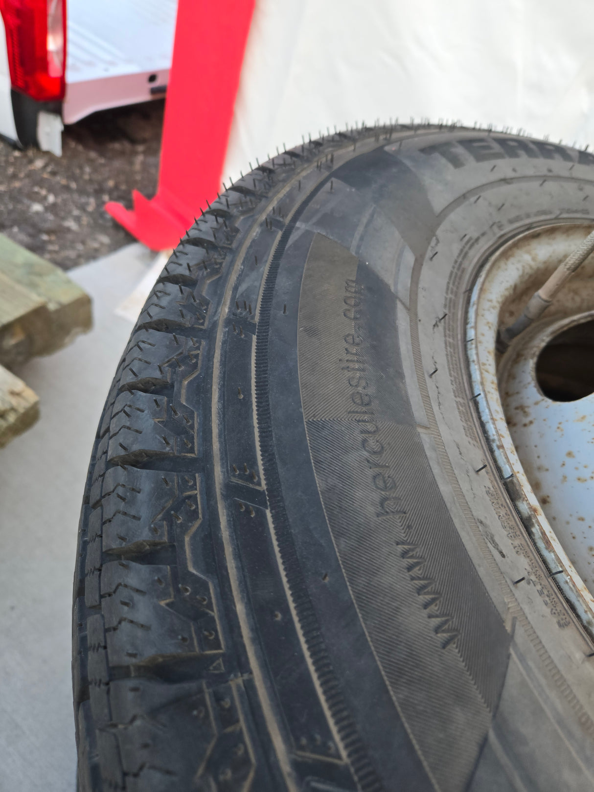 1999-2004 Ford Super Duty F350 Dually wheels and Tires 16" 8x170