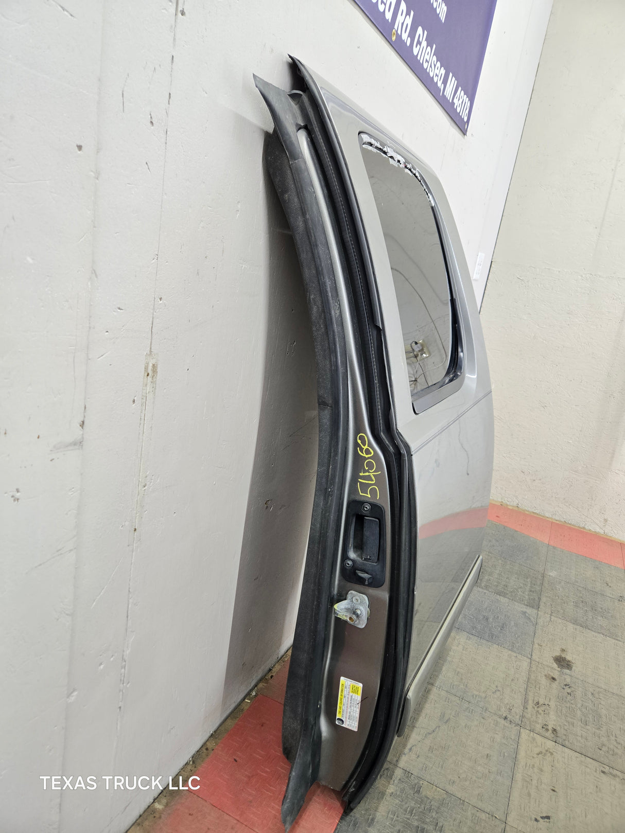 2007-2013 Chevrolet Silverado / GMC Sierra 1500 2500 3500 HD Extended Cab LH Rear Driver Side Door