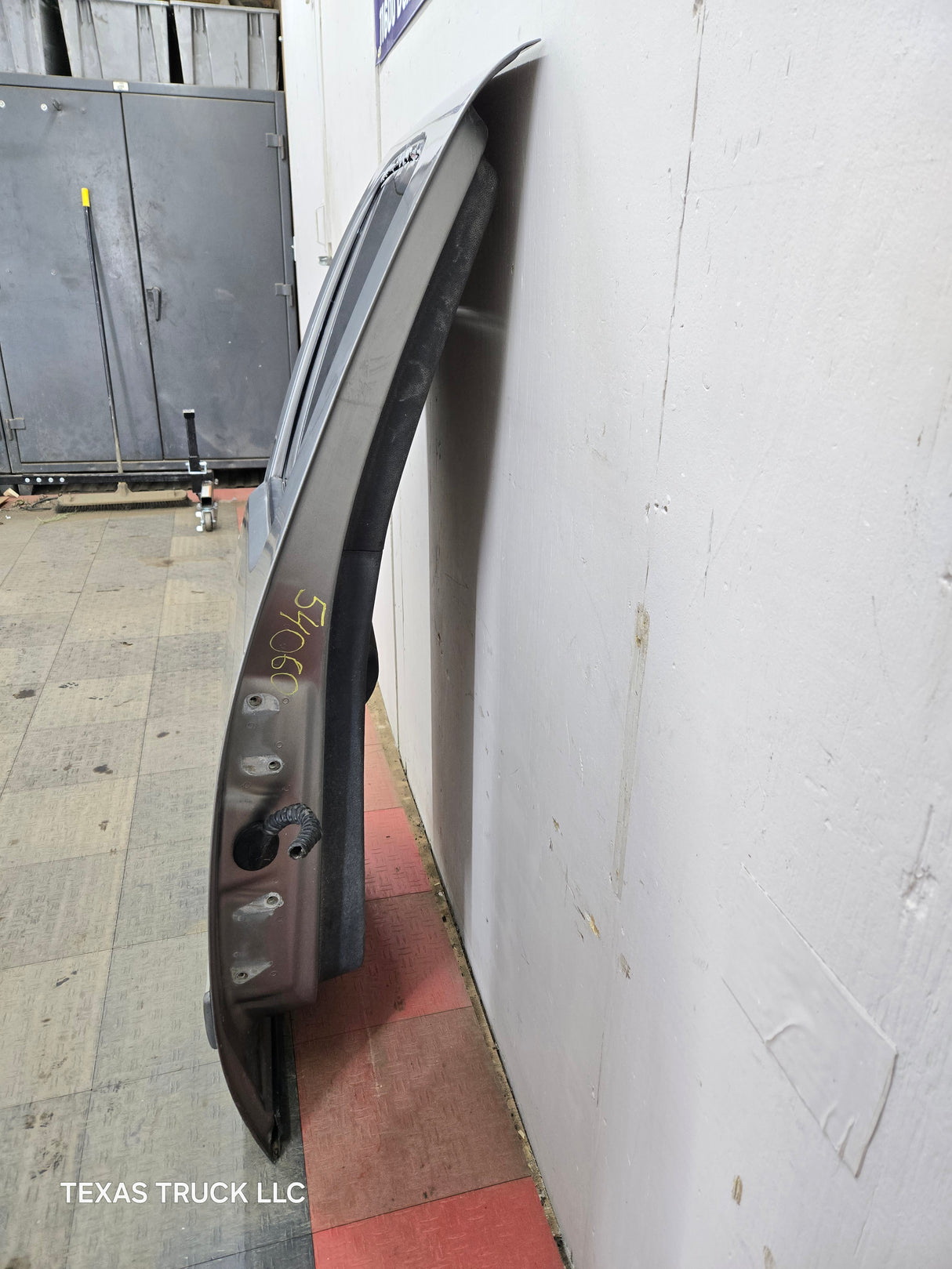 2007-2013 Chevrolet Silverado / GMC Sierra 1500 2500 3500 HD Extended Cab LH Rear Driver Side Door