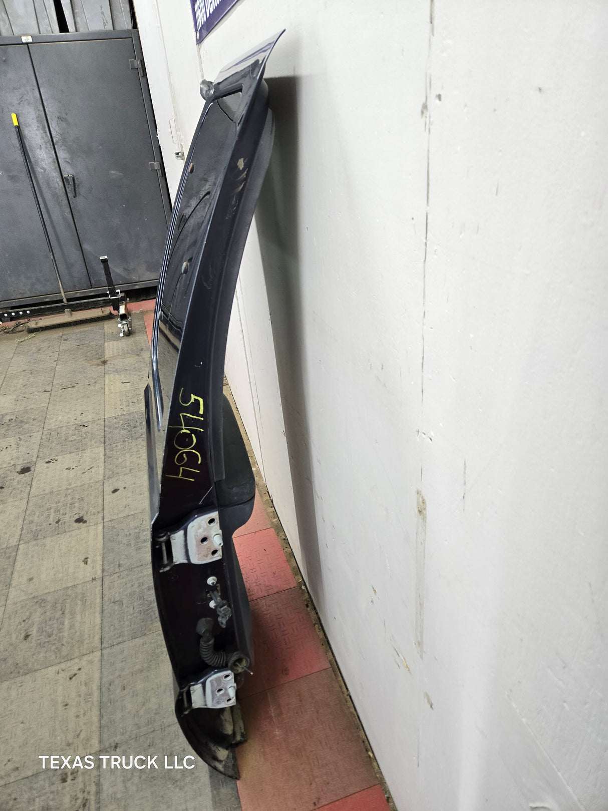 1999-2007 Ford Super Duty F250 F350 F450 F550 LH Extended Cab Driver Rear Door