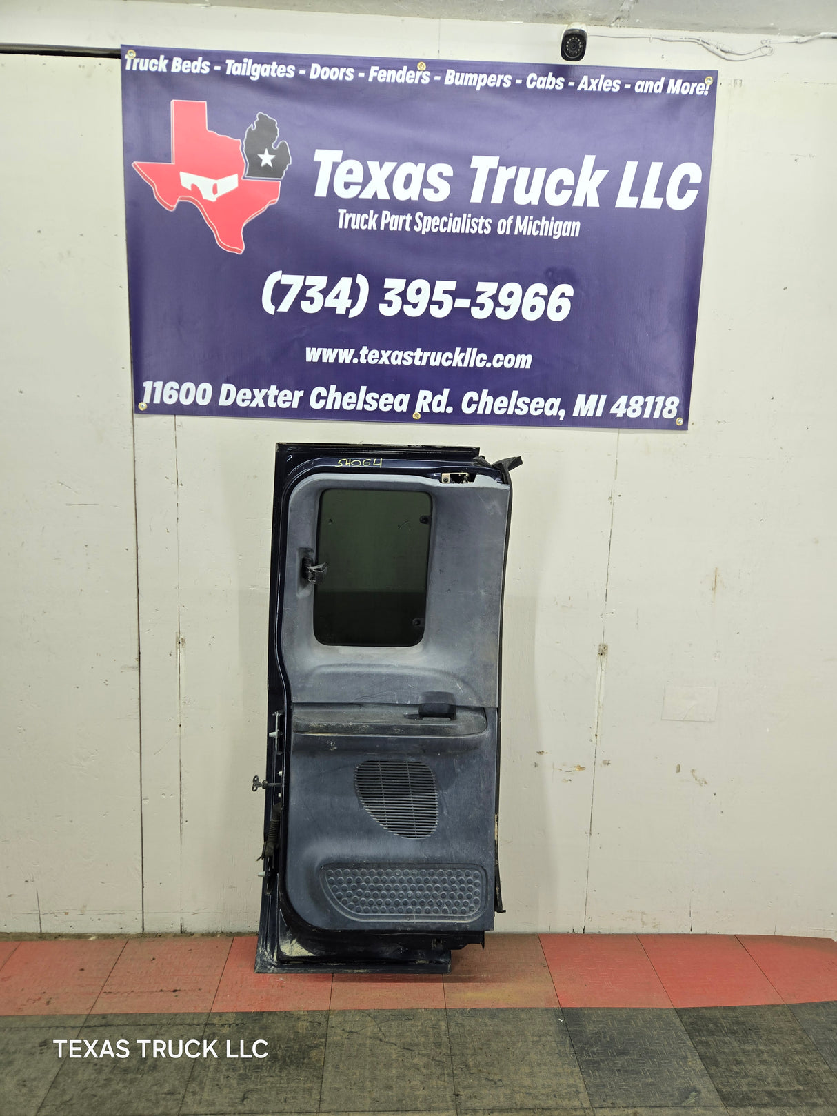 1999-2007 Ford Super Duty F250 F350 F450 F550 LH Extended Cab Driver Rear Door