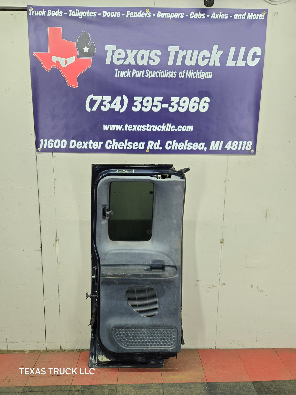 1999-2007 Ford Super Duty F250 F350 F450 F550 LH Extended Cab Driver Rear Door