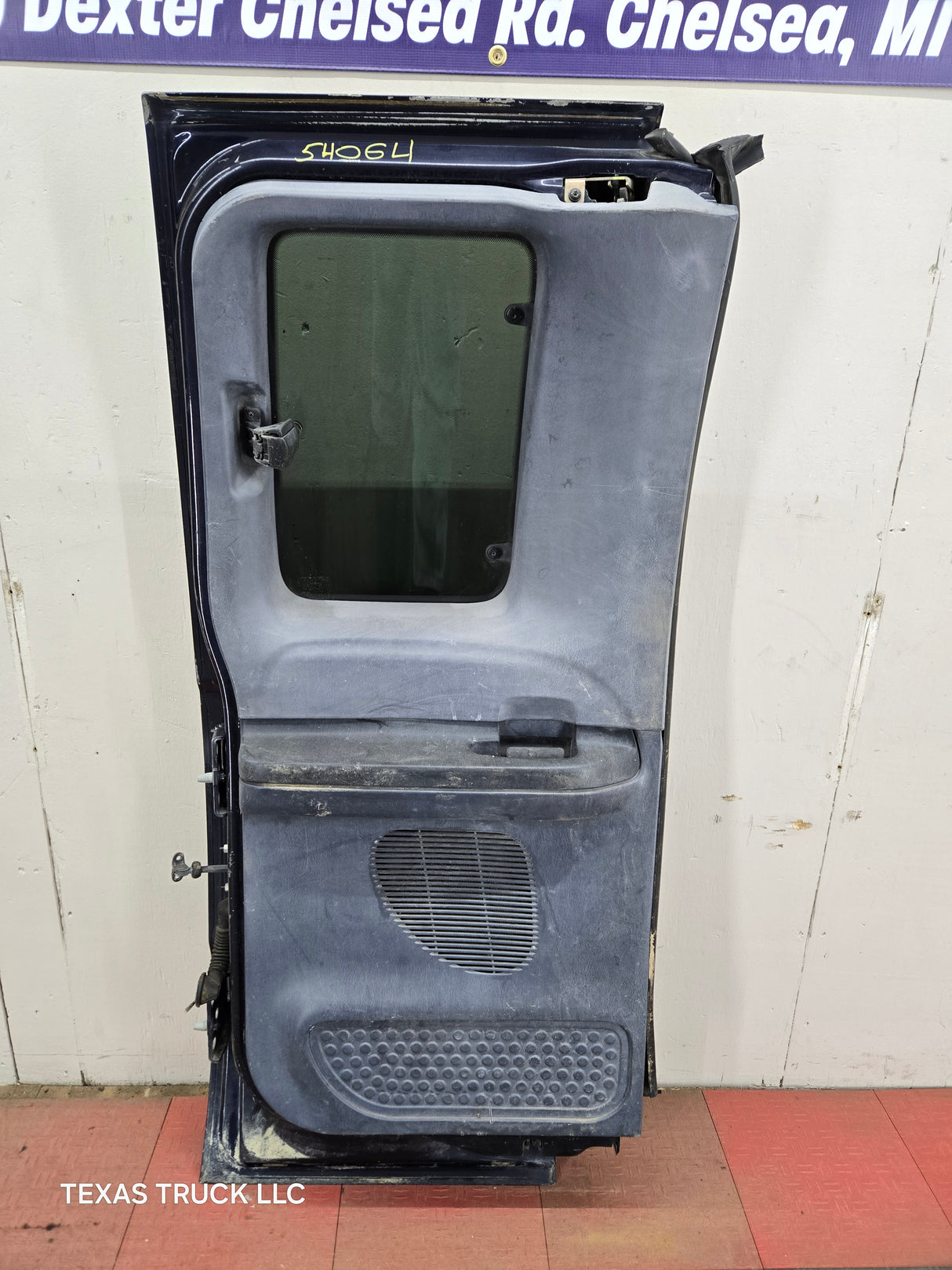 1999-2007 Ford Super Duty F250 F350 F450 F550 LH Extended Cab Driver Rear Door