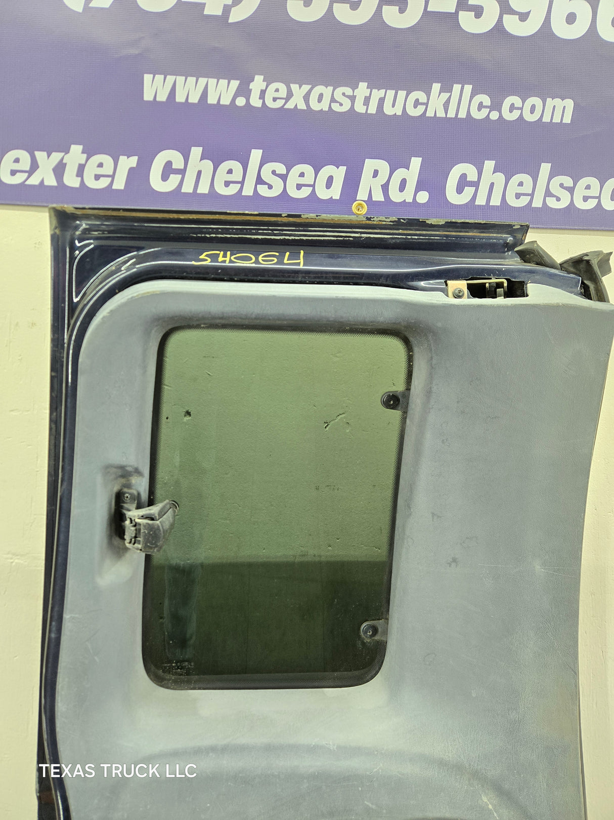 1999-2007 Ford Super Duty F250 F350 F450 F550 LH Extended Cab Driver Rear Door