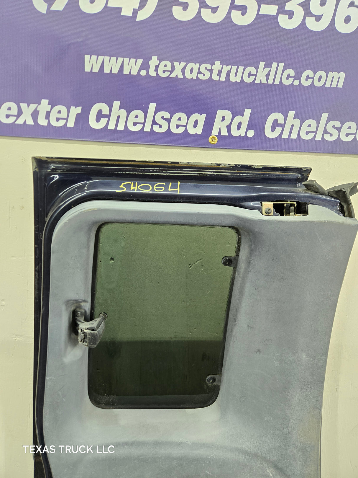 1999-2007 Ford Super Duty F250 F350 F450 F550 LH Extended Cab Driver Rear Door