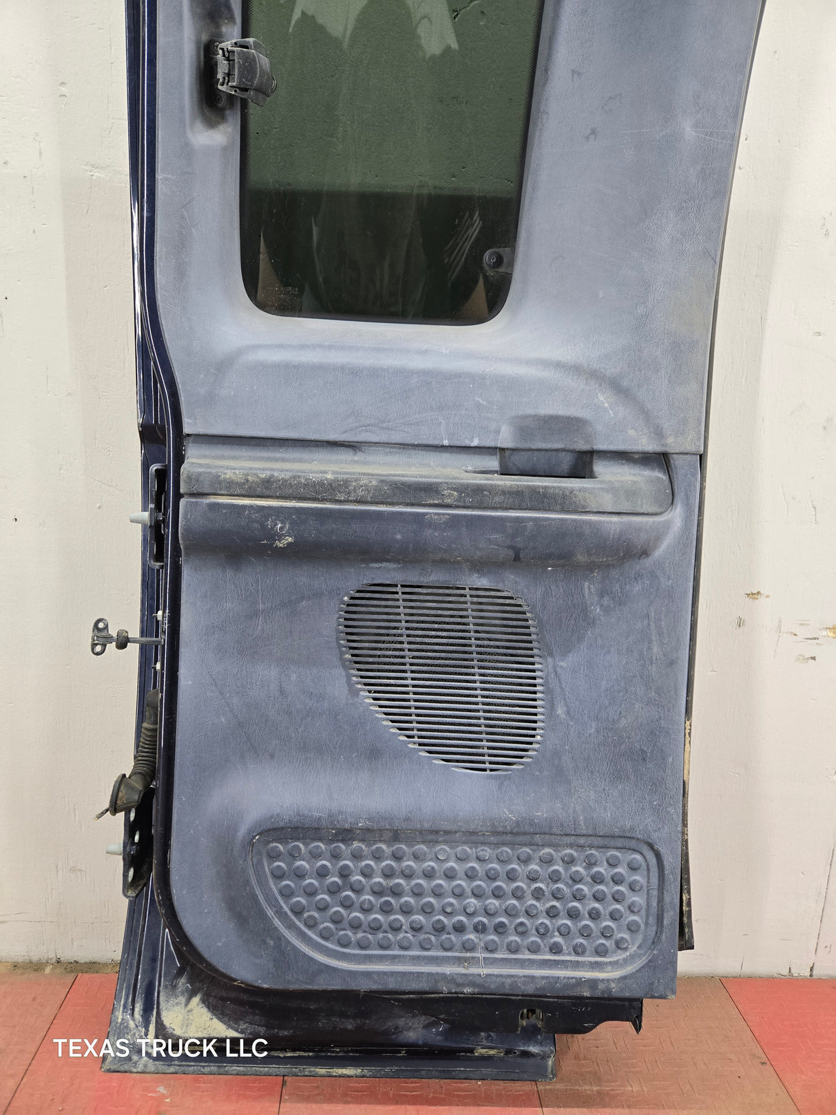 1999-2007 Ford Super Duty F250 F350 F450 F550 LH Extended Cab Driver Rear Door