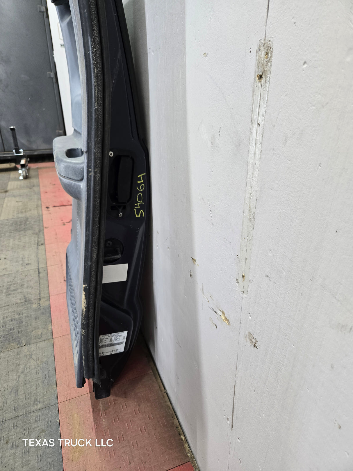 1999-2007 Ford Super Duty F250 F350 F450 F550 LH Extended Cab Driver Rear Door