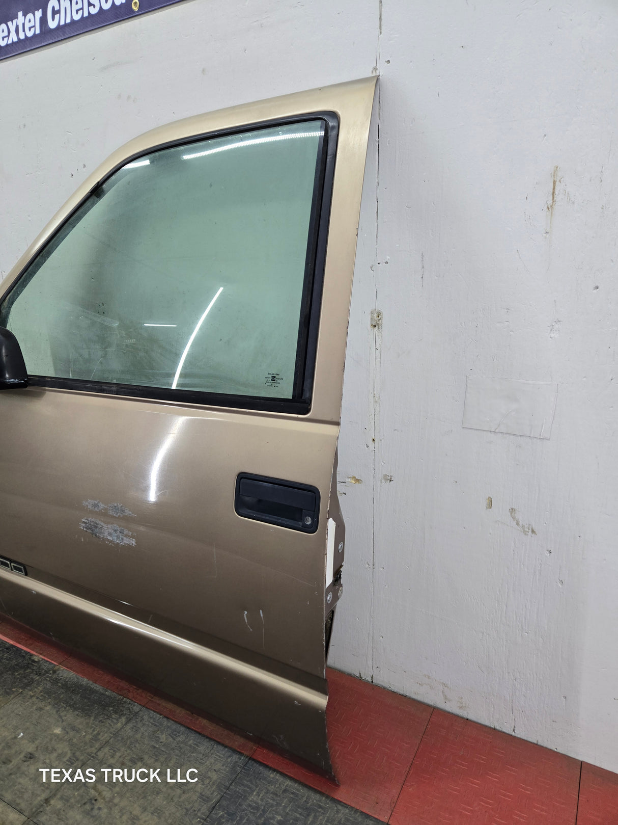 1988-2000 Chevrolet Silverado Suburban GMC Sierra LH Front Driver Door