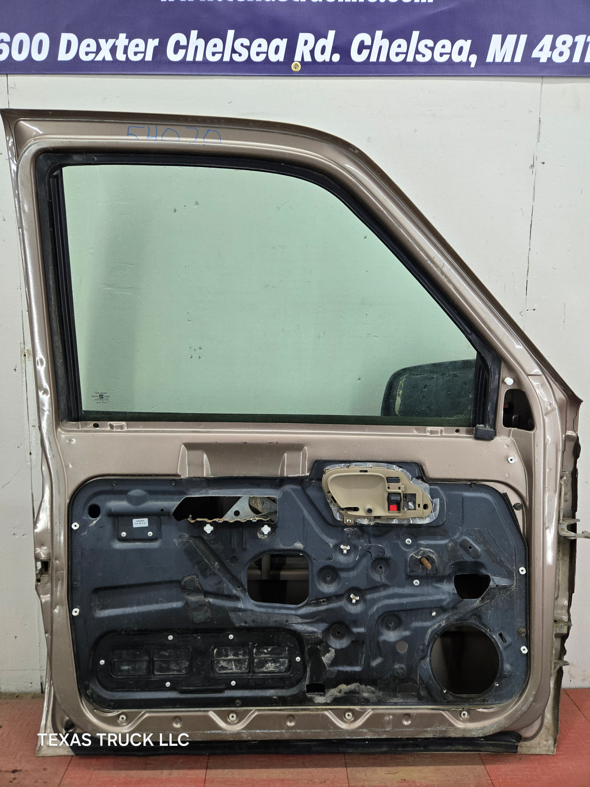 1988-2000 Chevrolet Silverado Suburban GMC Sierra LH Front Driver Door