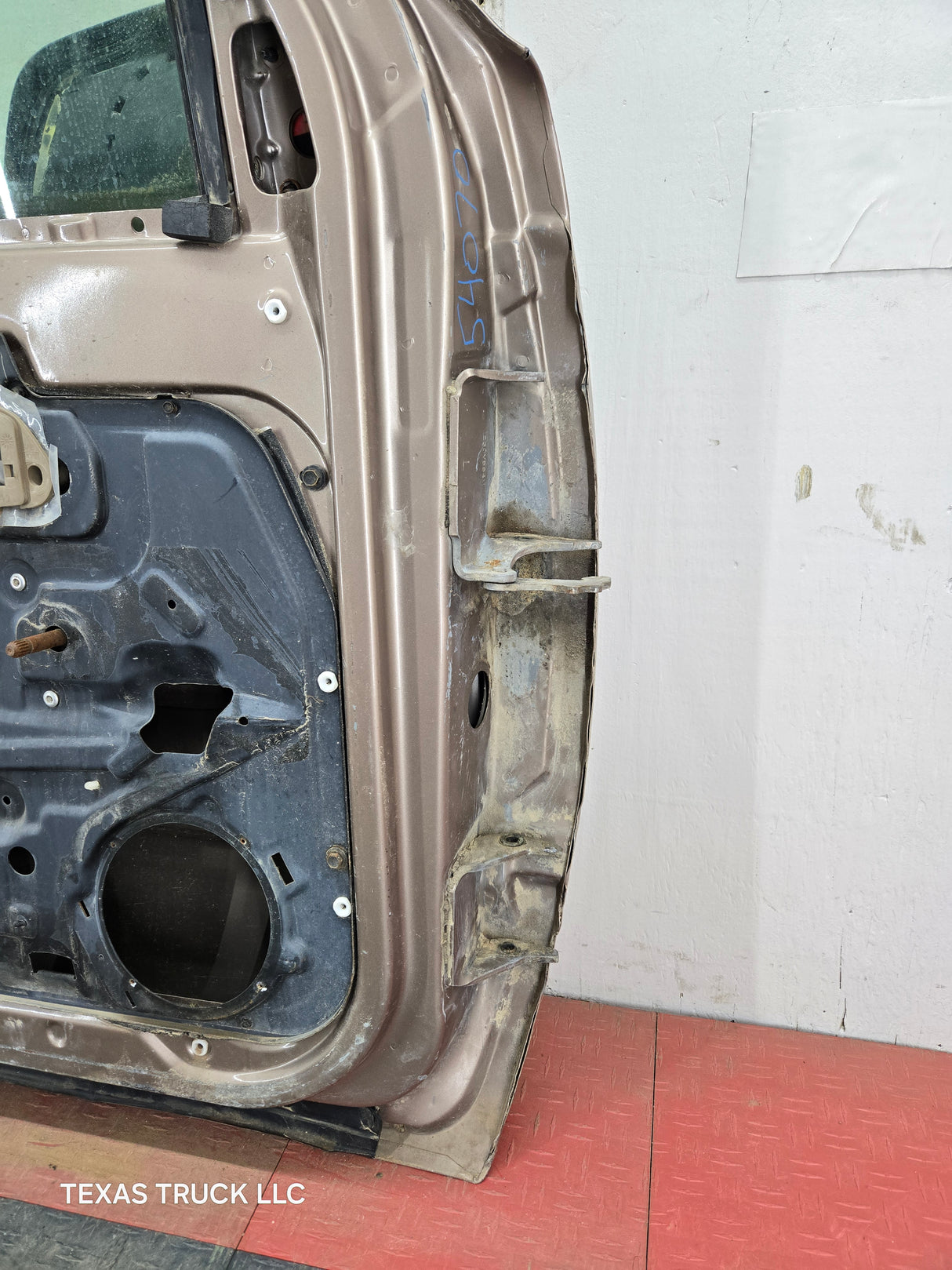 1988-2000 Chevrolet Silverado Suburban GMC Sierra LH Front Driver Door