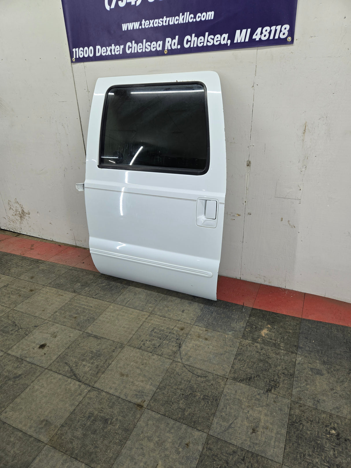 1999-2005 Ford Excursion LH Driver side Rear Door