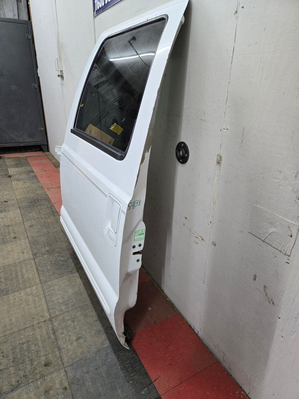 1999-2005 Ford Excursion LH Driver side Rear Door