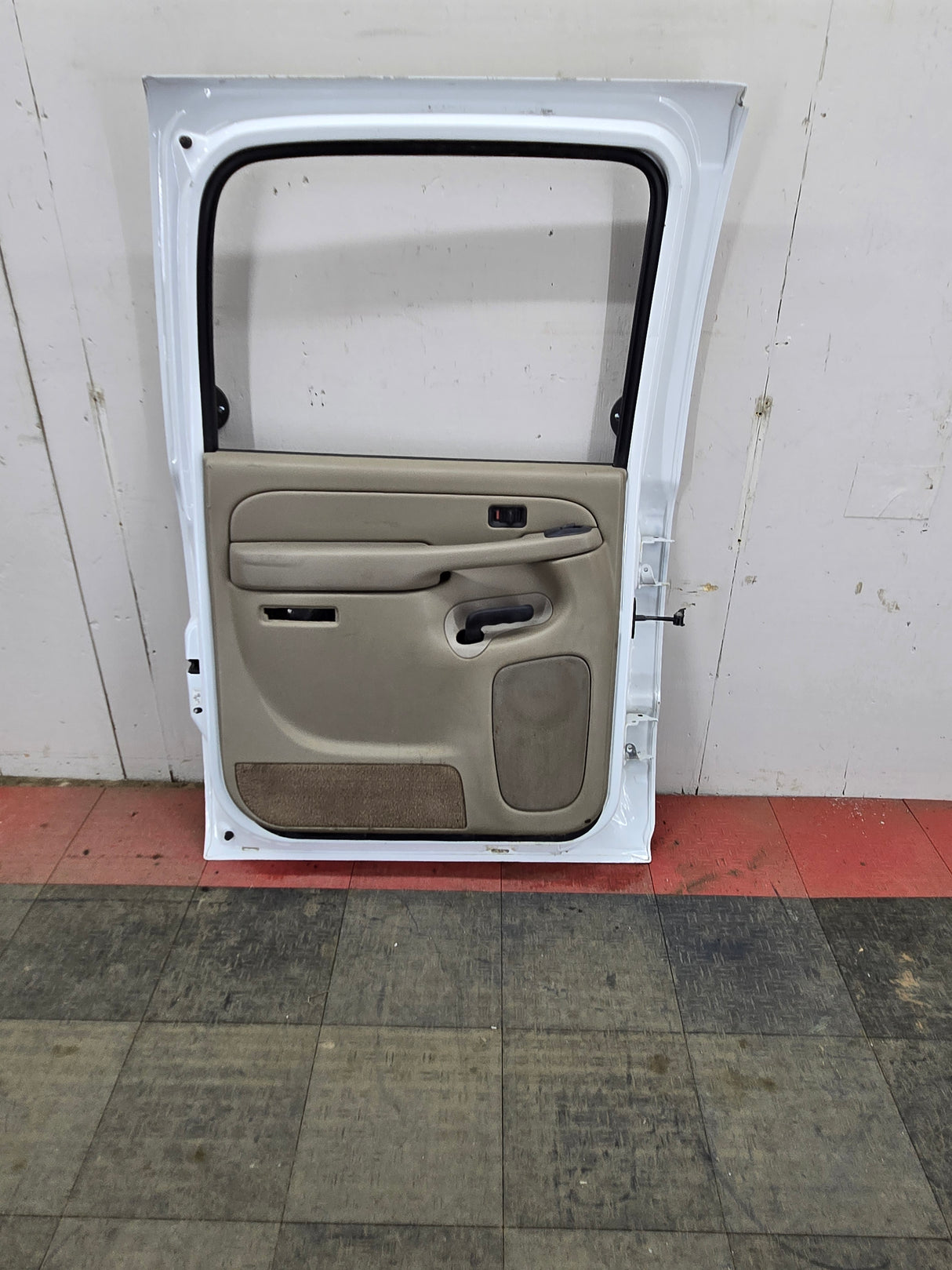 1999-2007 Chevrolet Silverado / GMC Sierra 1500 2500 3500 HD Driver side LH Crew Cab rear door