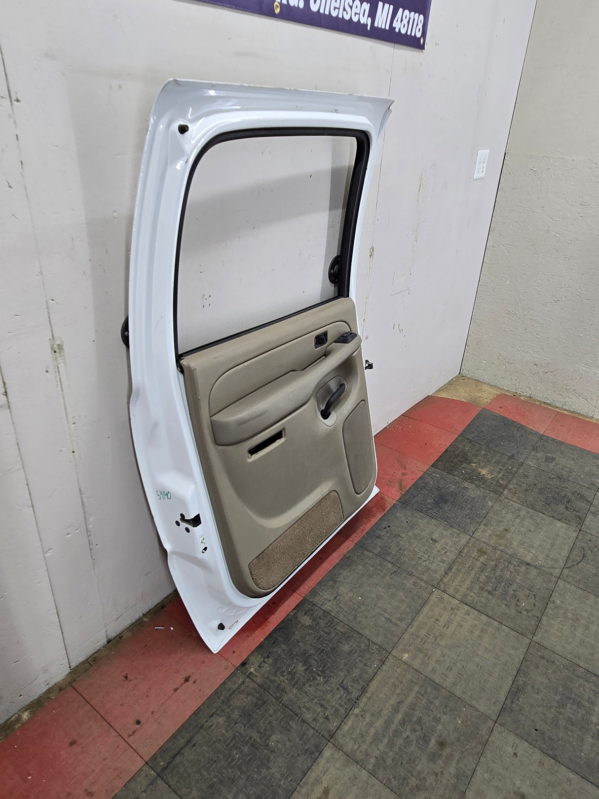 1999-2007 Chevrolet Silverado / GMC Sierra 1500 2500 3500 HD Driver side LH Crew Cab rear door