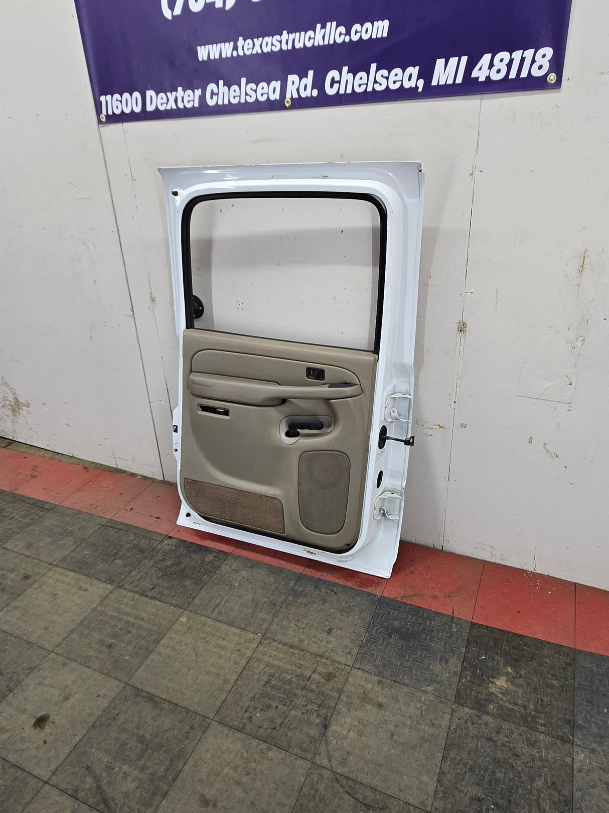 1999-2007 Chevrolet Silverado / GMC Sierra 1500 2500 3500 HD Driver side LH Crew Cab rear door