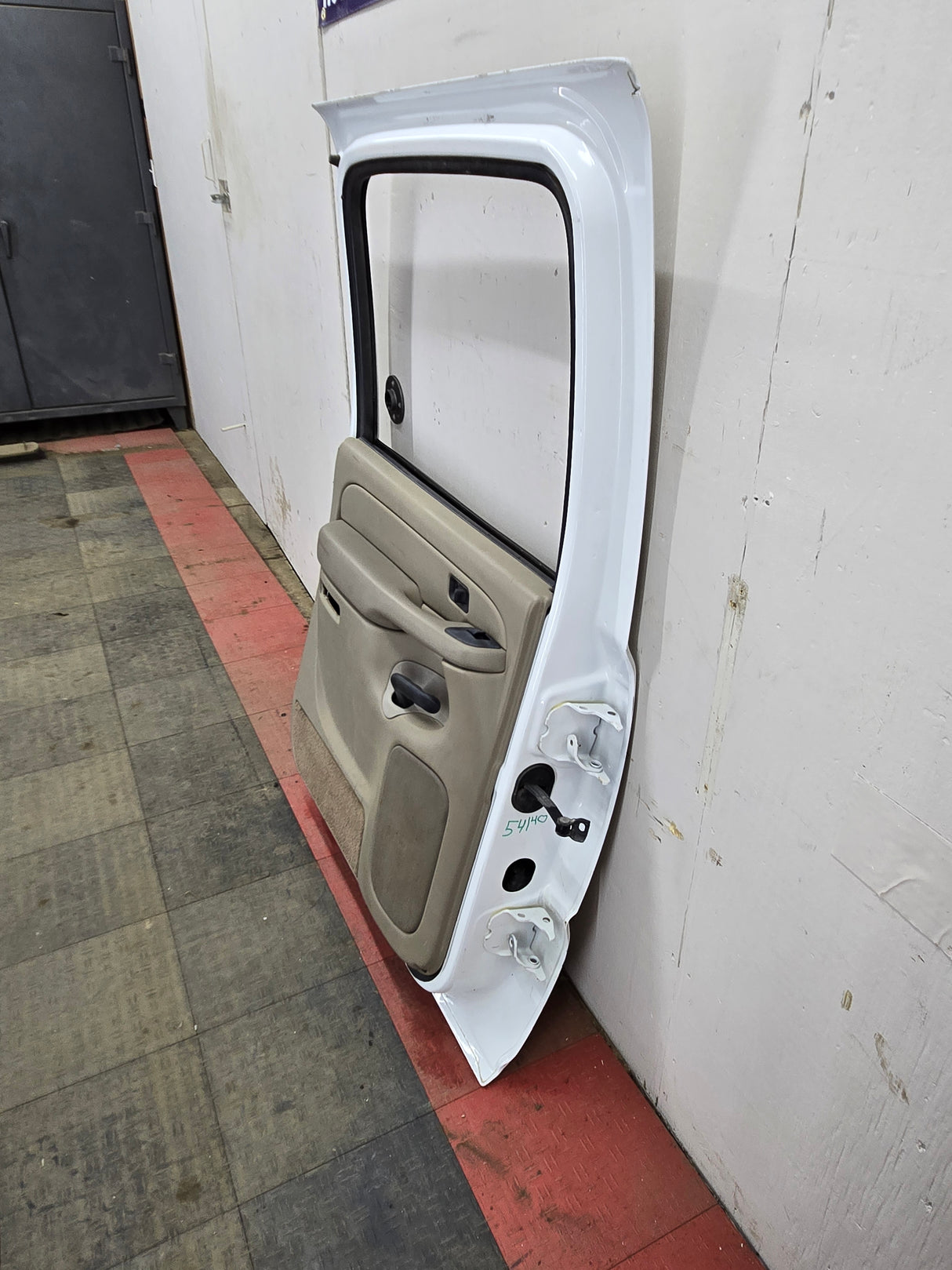 1999-2007 Chevrolet Silverado / GMC Sierra 1500 2500 3500 HD Driver side LH Crew Cab rear door
