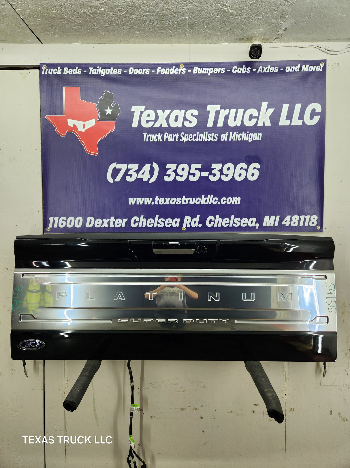 2023-2025 Ford F250 F350 F450 F550 Super Duty PLATINUM Tailgate W/Step