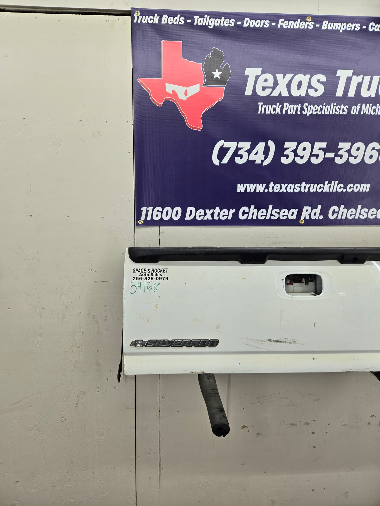 1999-2007 Chevrolet Silverado / GMC Sierra 1500 2500 3500 Tailgate