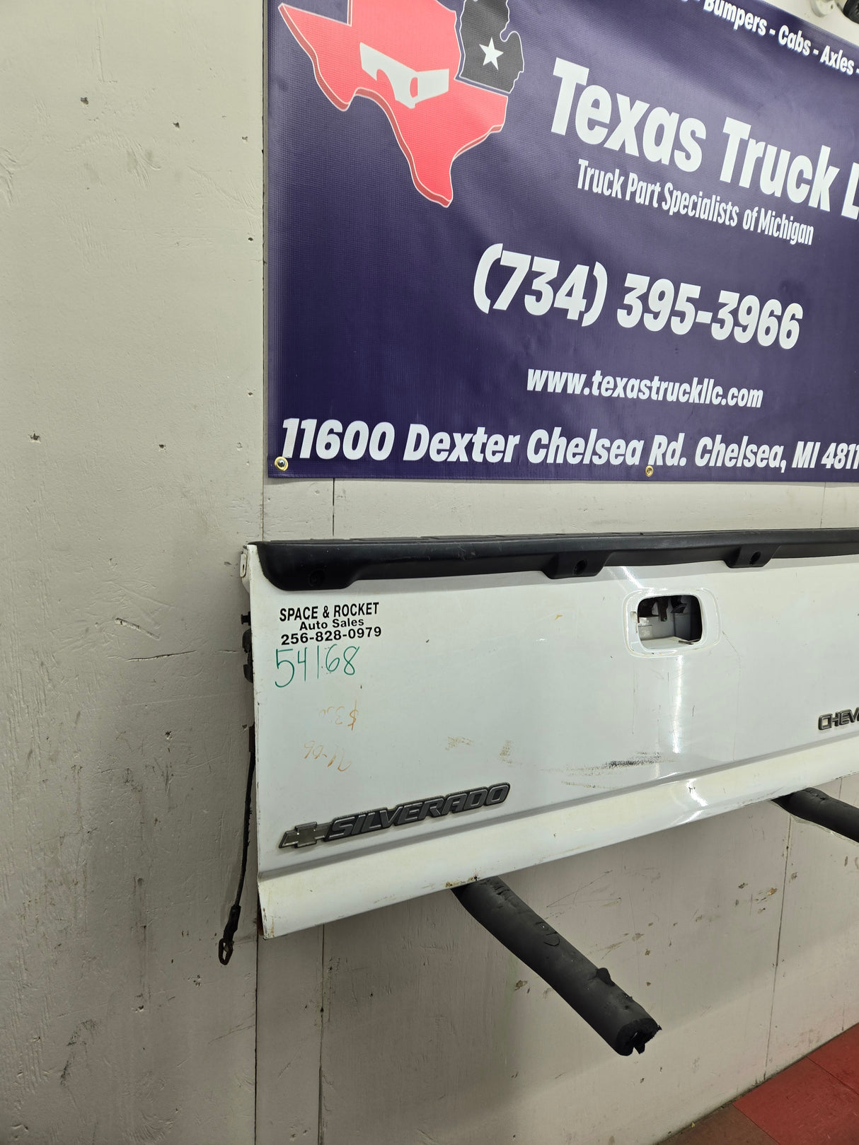 1999-2007 Chevrolet Silverado / GMC Sierra 1500 2500 3500 Tailgate